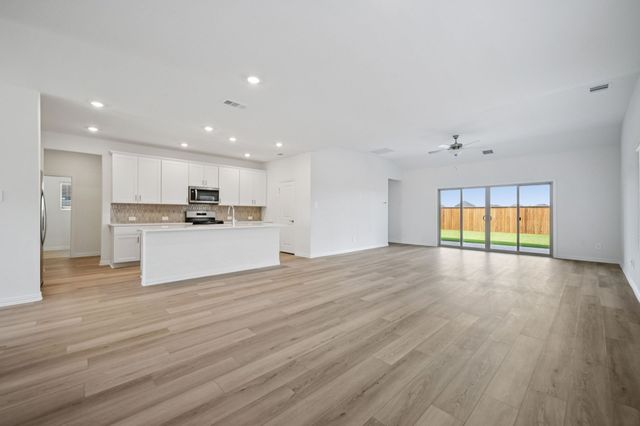 706 Edgehurst Drive, Princeton, TX 75071