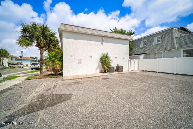 1307 2ND Street N, Jacksonville Beach, FL 32250