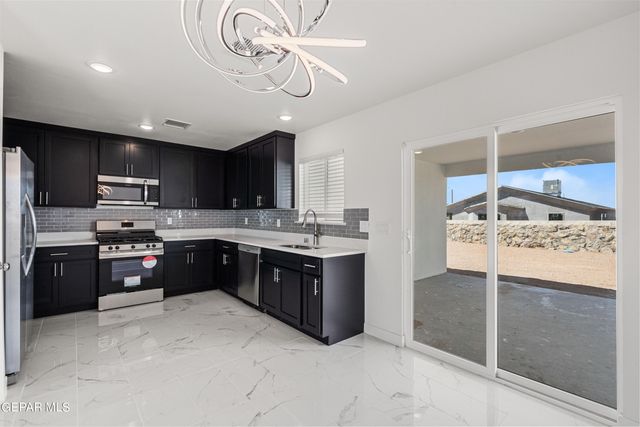 185 Via Bella Place, El Paso, TX 79928