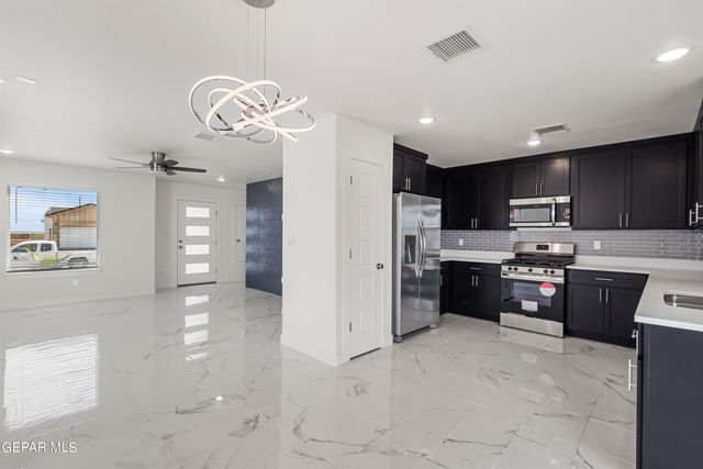 185 Via Bella Place, El Paso, TX 79928