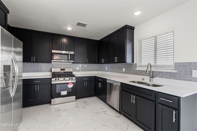 185 Via Bella Place, El Paso, TX 79928
