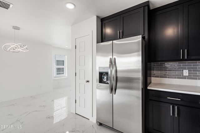 185 Via Bella Place, El Paso, TX 79928