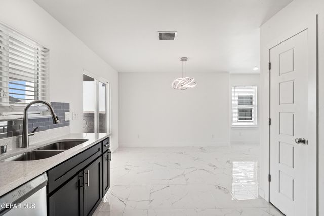 185 Via Bella Place, El Paso, TX 79928