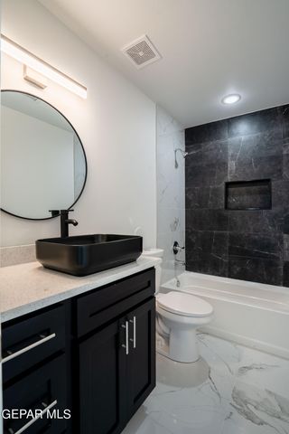 185 Via Bella Place, El Paso, TX 79928
