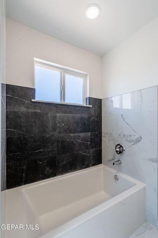 185 Via Bella Place, El Paso, TX 79928