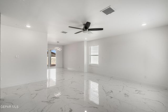 185 Via Bella Place, El Paso, TX 79928