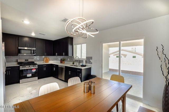 185 Via Bella Place, El Paso, TX 79928