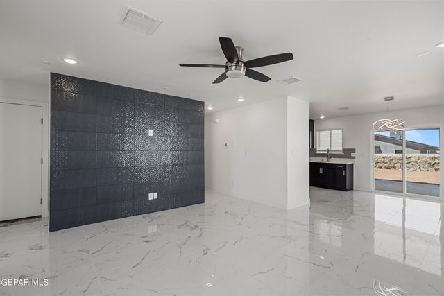 185 Via Bella Place, El Paso, TX 79928