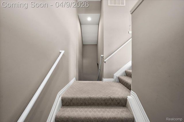 2877 Hartwick Drive, Rochester, MI 48307