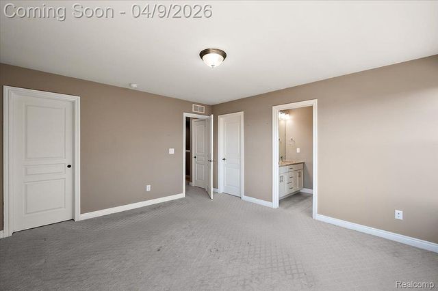2877 Hartwick Drive, Rochester, MI 48307
