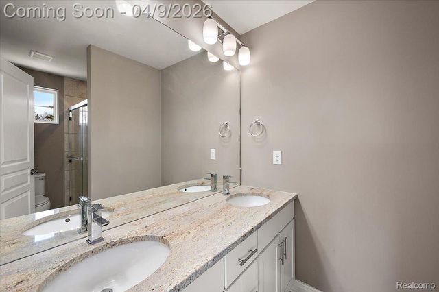 2877 Hartwick Drive, Rochester, MI 48307