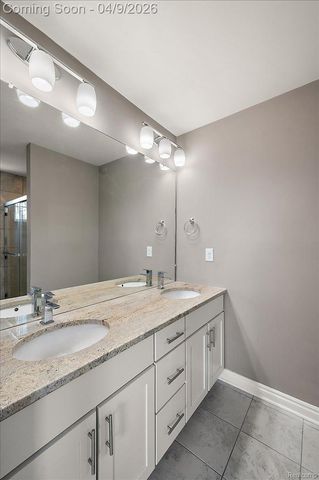 2877 Hartwick Drive, Rochester, MI 48307