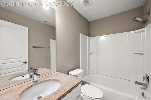 2877 Hartwick Drive, Rochester, MI 48307