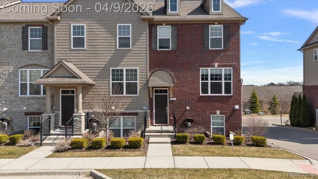 2877 Hartwick Drive, Rochester, MI 48307