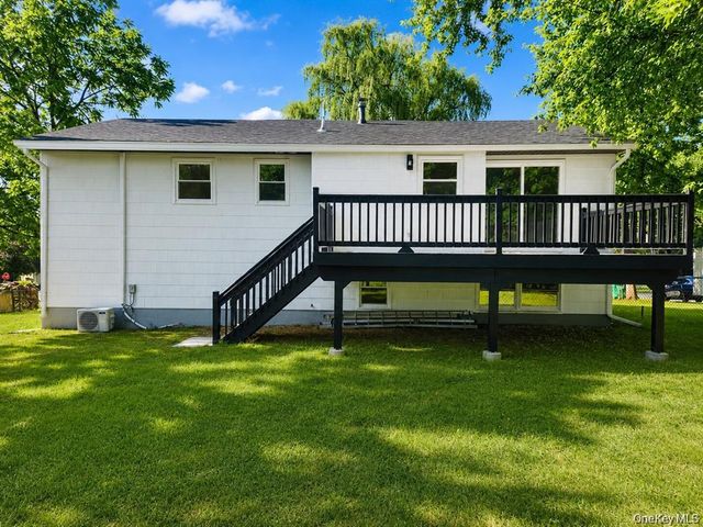 8 Mockingbird Lane, Poughkeepsie, NY 12601
