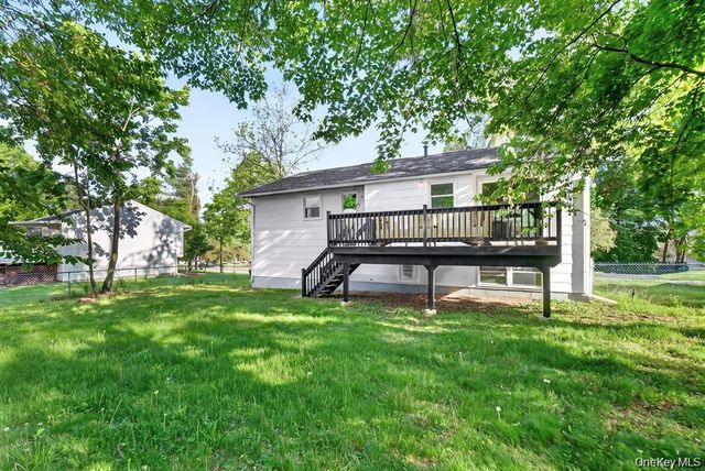 8 Mockingbird Lane, Poughkeepsie, NY 12601