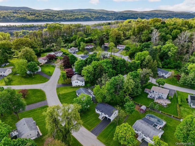 8 Mockingbird Lane, Poughkeepsie, NY 12601