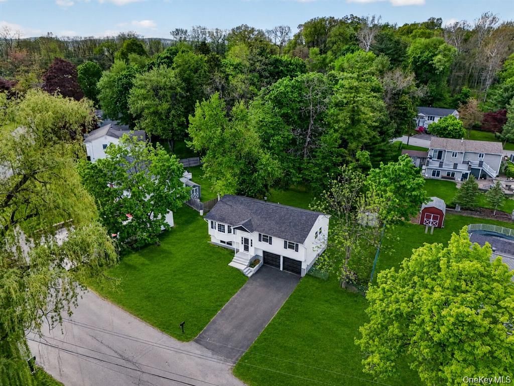 8 Mockingbird Lane, Poughkeepsie, NY 12601