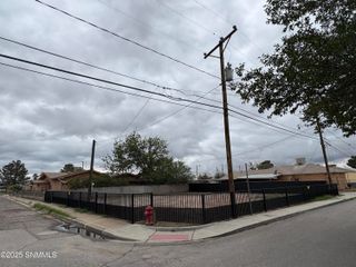 640 E E Picacho Avenue, Las Cruces, NM 88001