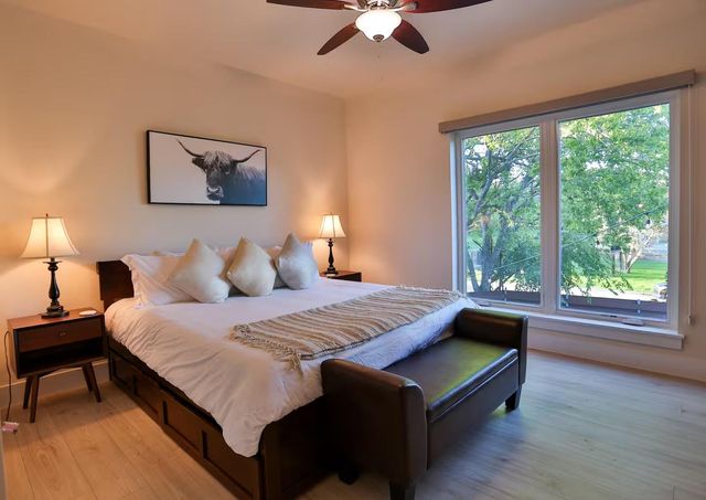 2203 Thornton RD A, Austin, TX 78704