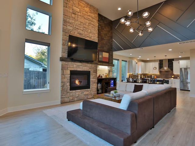 2203 Thornton RD A, Austin, TX 78704