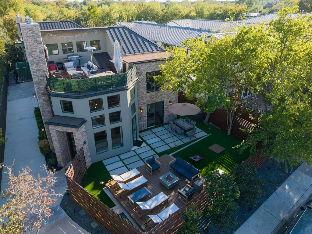 2203 Thornton RD A, Austin, TX 78704