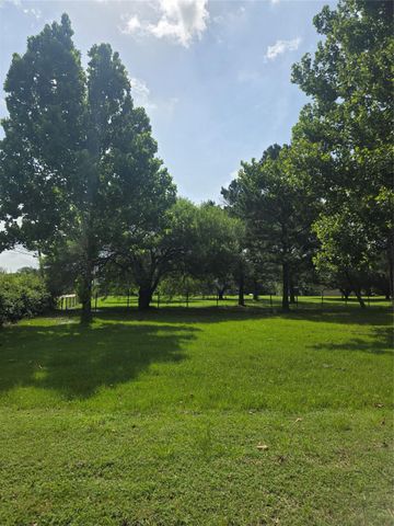 910 Sundown Meadows Street, Crosby, TX 77532