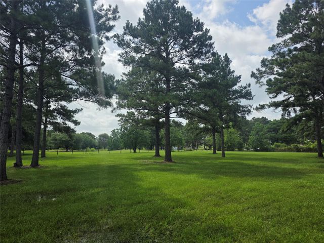 910 Sundown Meadows Street, Crosby, TX 77532