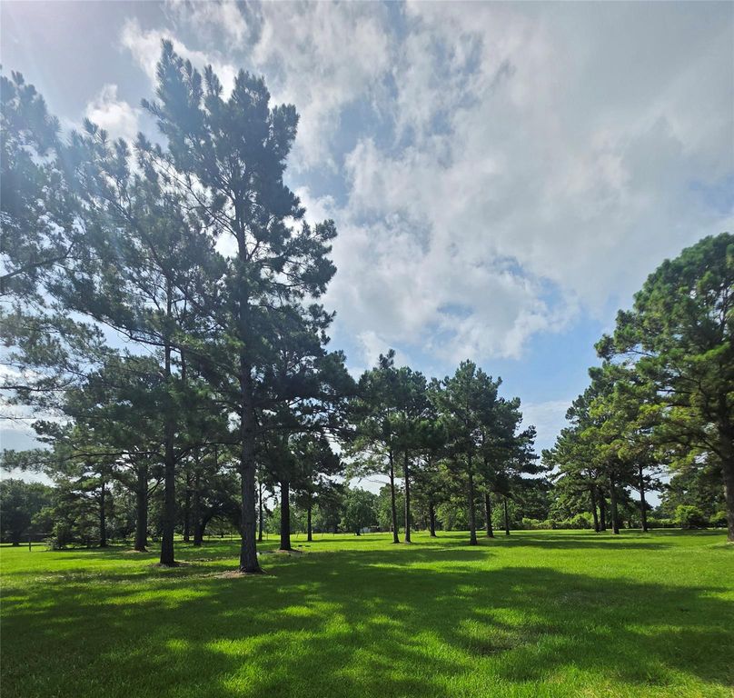 910 Sundown Meadows Street, Crosby, TX 77532