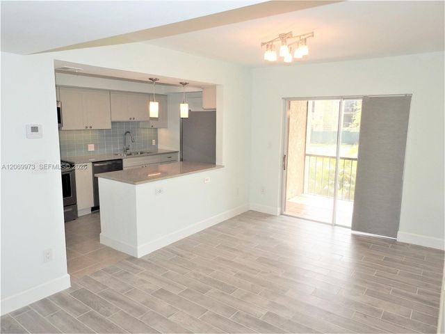 8401 SW 107th Avenue 211E, Miami, FL 33173