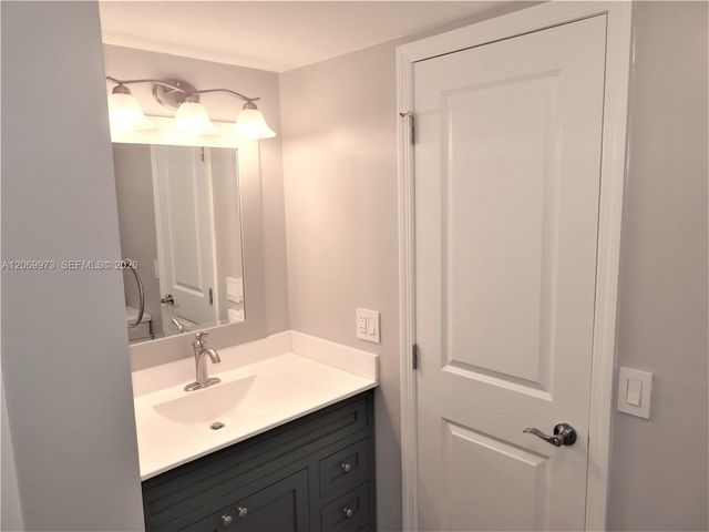 8401 SW 107th Avenue 211E, Miami, FL 33173