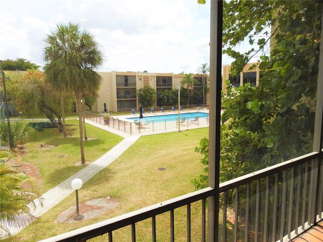 8401 SW 107th Avenue 211E, Miami, FL 33173