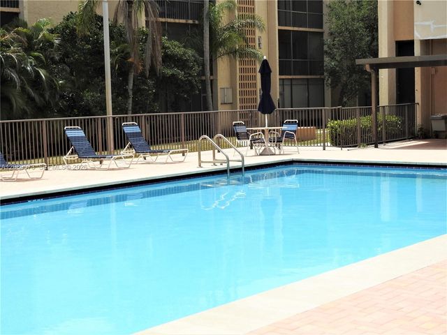 8401 SW 107th Avenue 211E, Miami, FL 33173