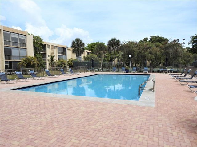 8401 SW 107th Avenue 211E, Miami, FL 33173
