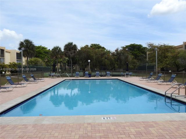 8401 SW 107th Avenue 211E, Miami, FL 33173