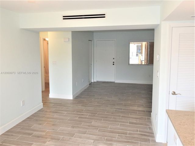 8401 SW 107th Avenue 211E, Miami, FL 33173