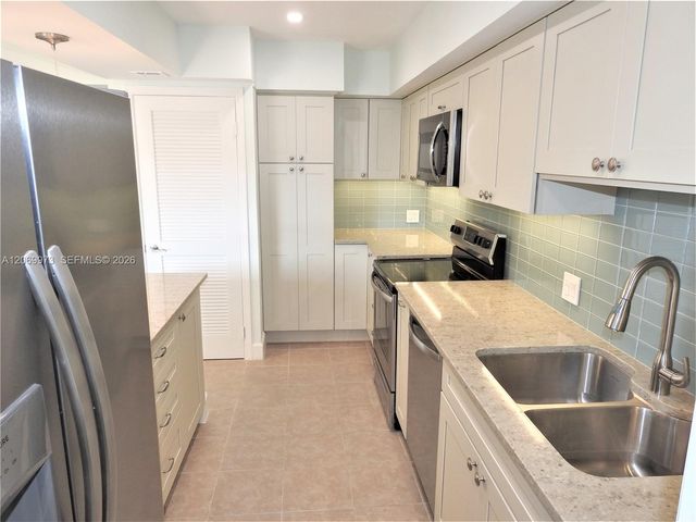8401 SW 107th Avenue 211E, Miami, FL 33173