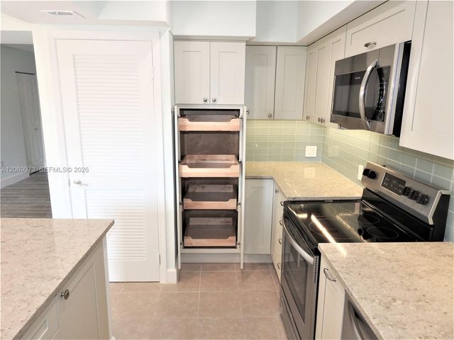 8401 SW 107th Avenue 211E, Miami, FL 33173