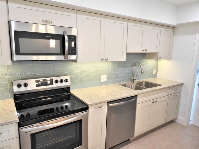 8401 SW 107th Avenue 211E, Miami, FL 33173