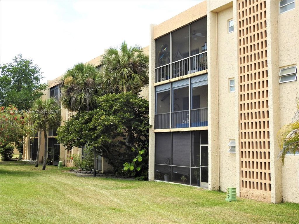8401 SW 107th Avenue 211E, Miami, FL 33173