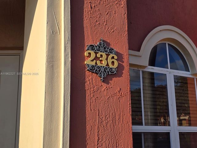 11405 NW 62nd Ter 236, Doral, FL 33178