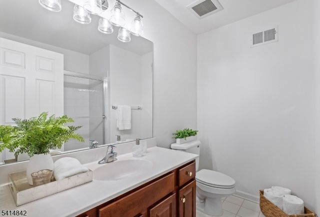 26 Birchwood Lane, North Haledon Boro, NJ 07508