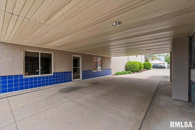 609 17TH Street, Rock Island, IL 61201