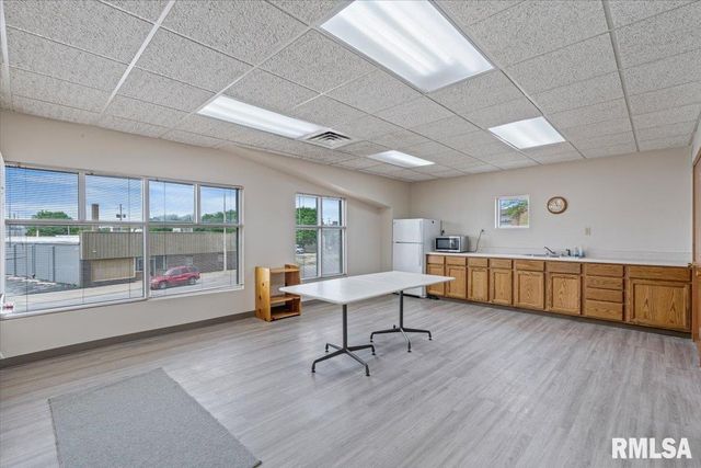 609 17TH Street, Rock Island, IL 61201