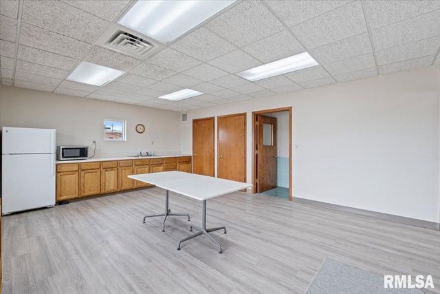 609 17TH Street, Rock Island, IL 61201