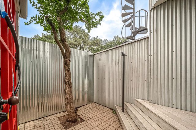 2029 Dunlavy Street, Houston, TX 77006