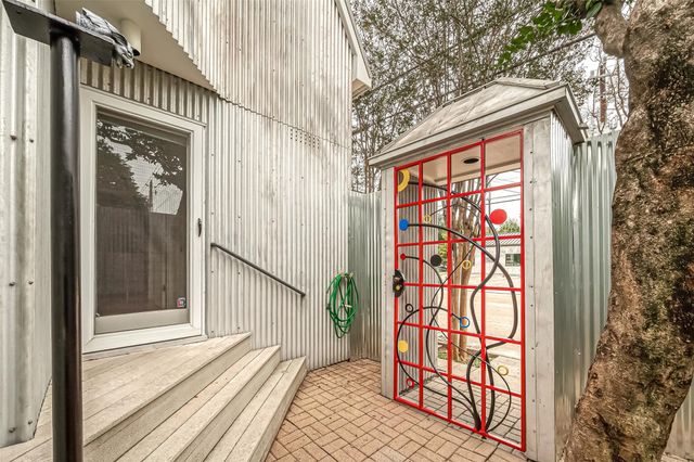 2029 Dunlavy Street, Houston, TX 77006