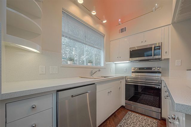 2029 Dunlavy Street, Houston, TX 77006