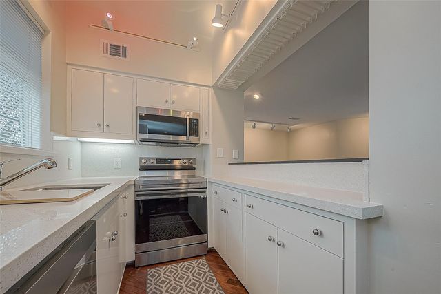 2029 Dunlavy Street, Houston, TX 77006