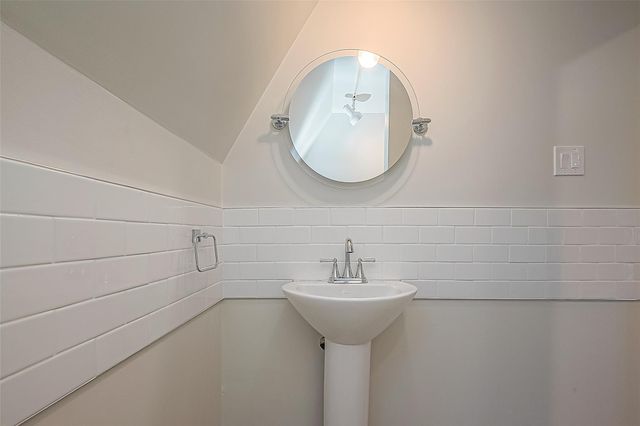 2029 Dunlavy Street, Houston, TX 77006